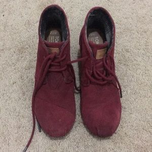 Burgundy Toms Desert Wedges.